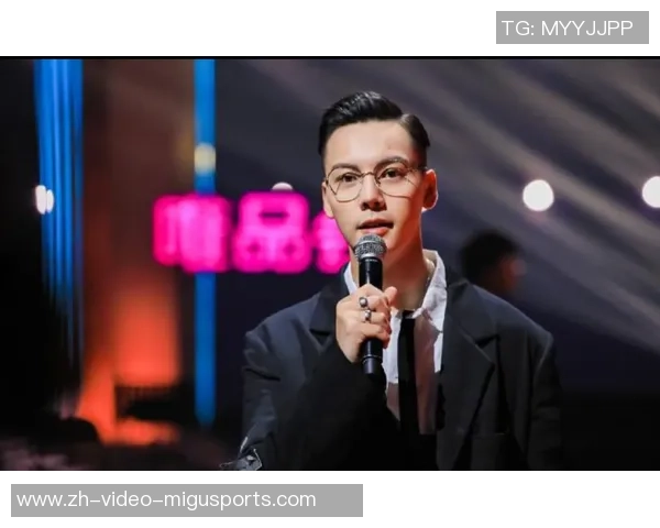 阿图什市足球明星展现多才多艺激情演唱引发热烈反响 阿图什市足球明星展现多才多艺激情演唱引发热烈反响